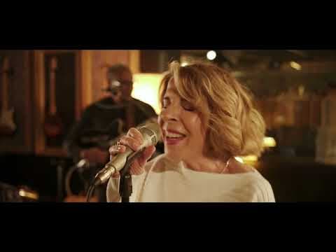 Sole Giménez - Sole Gimenez - Solo Las Maquinas (Videoclip oficial)
