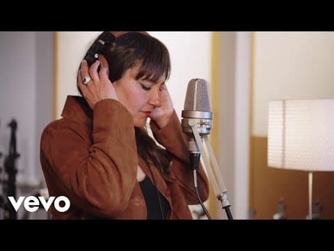 Amaral - Amaral - No Quiero Más Canciones Tristes (Video Oficial)